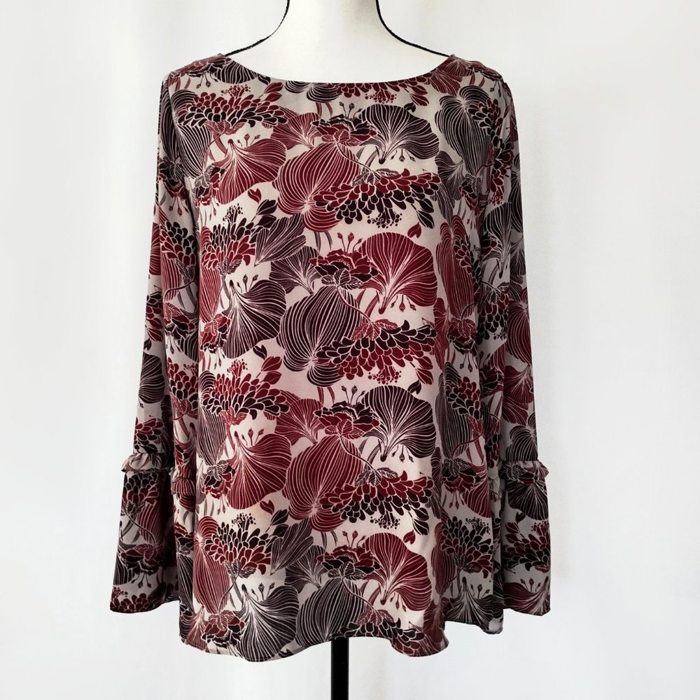 Violet + Claire Gray Bell Sleeve Boat Neck Floral Pullover Blouse Size L